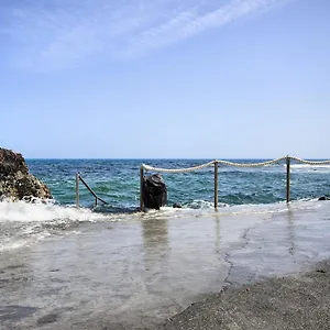 El Muellito Ocean View Apartment